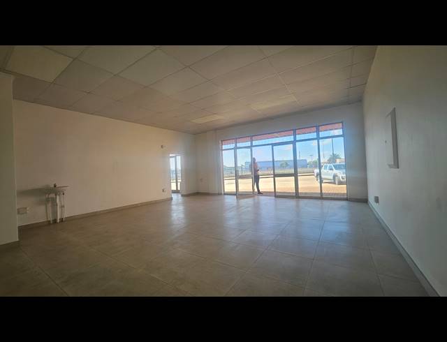 90M² RETAIL TO LET IN ROSSLYN